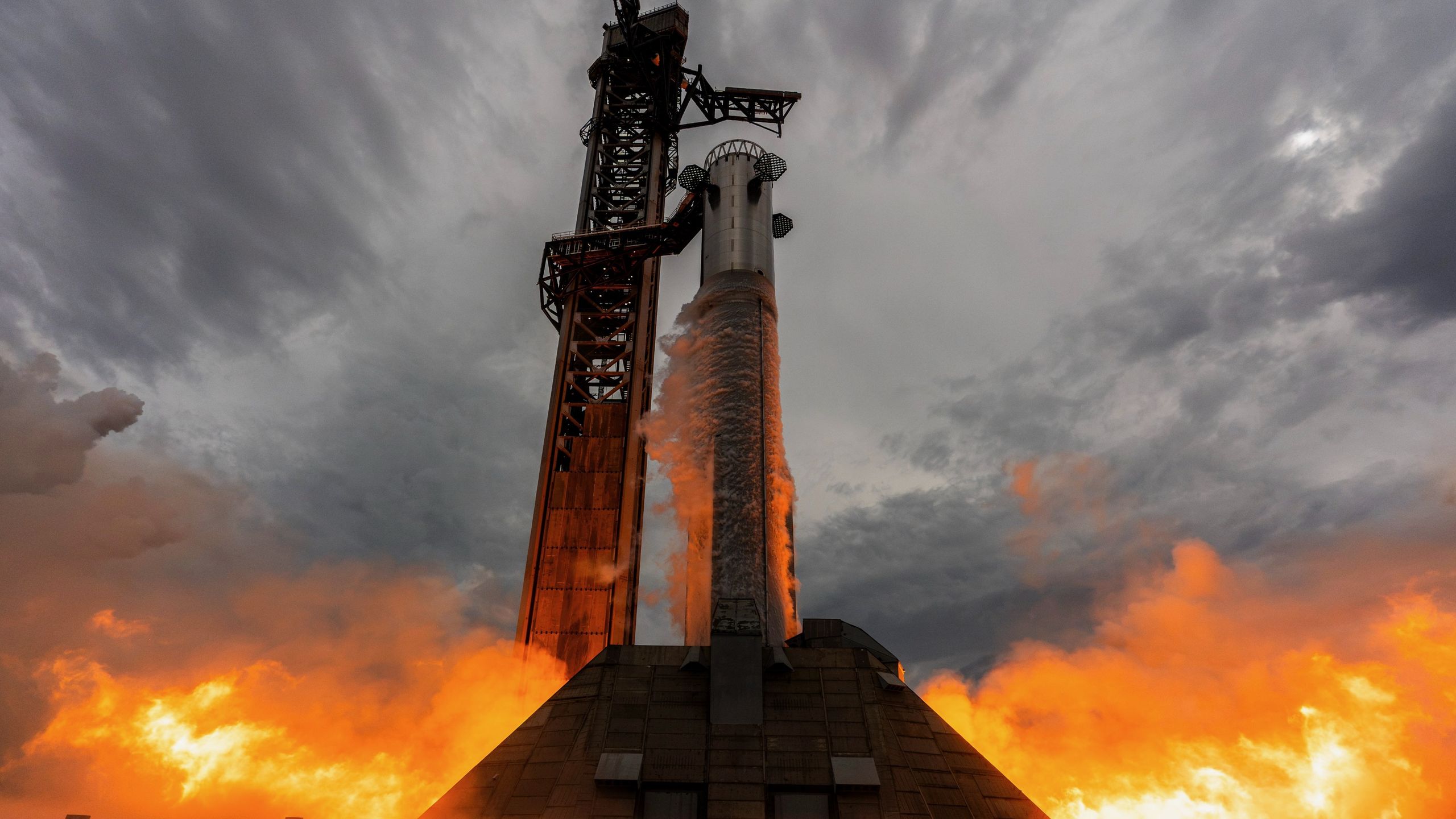 Booster 20 completes static fire test ahead of Starship Flight 13 launch