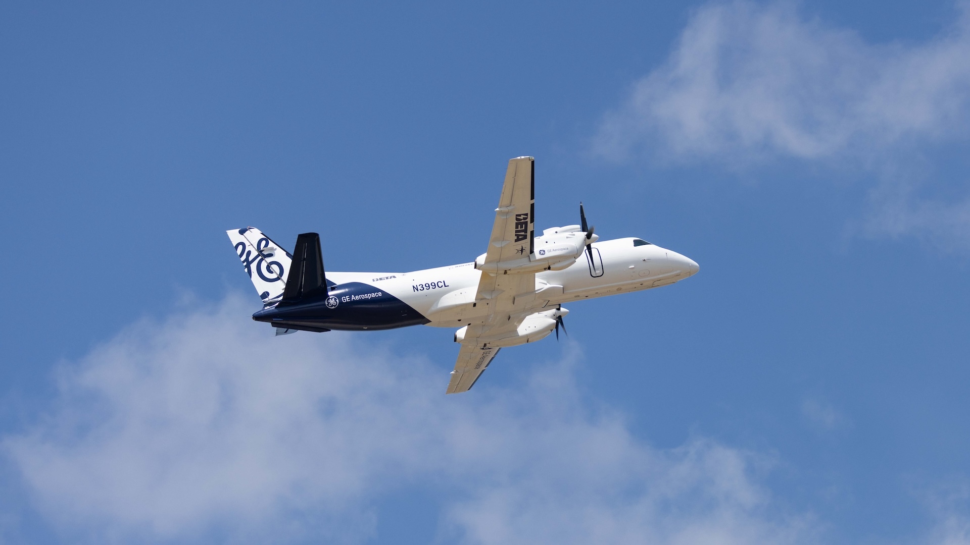 NASA hybrid-electric engine completes first public flight demonstration at Farnborough