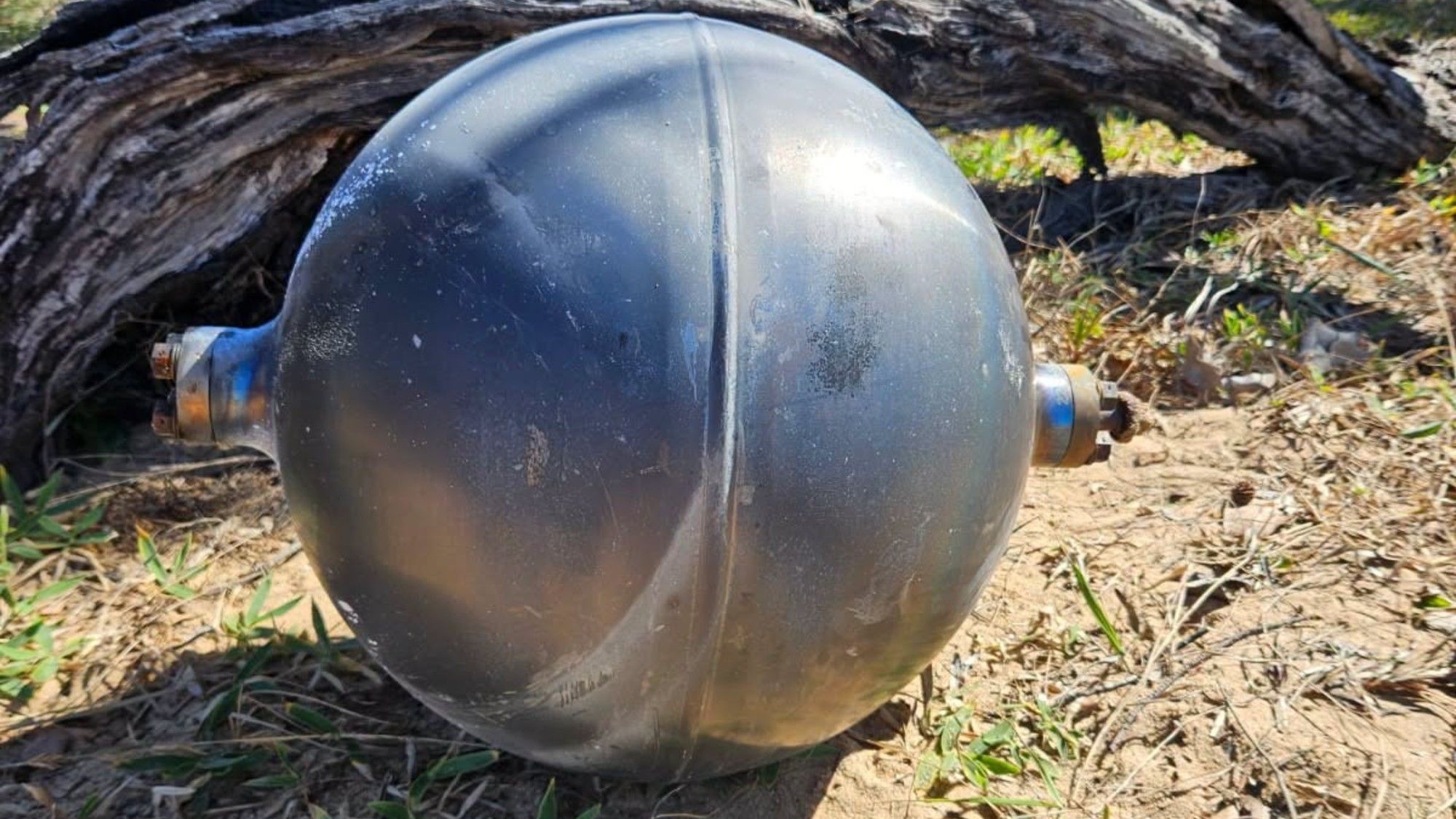 Australian space agency investigates titanium pressure vessels from uncontrolled reentry